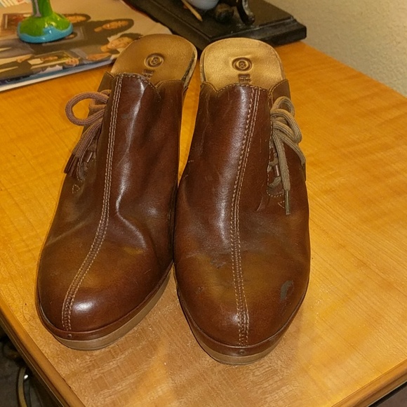 Clogs - Picture 2 of 4